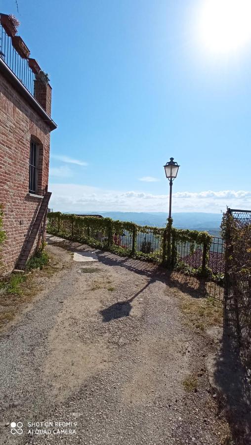 Appartamento Il Cortiletto Verduno Esterno foto