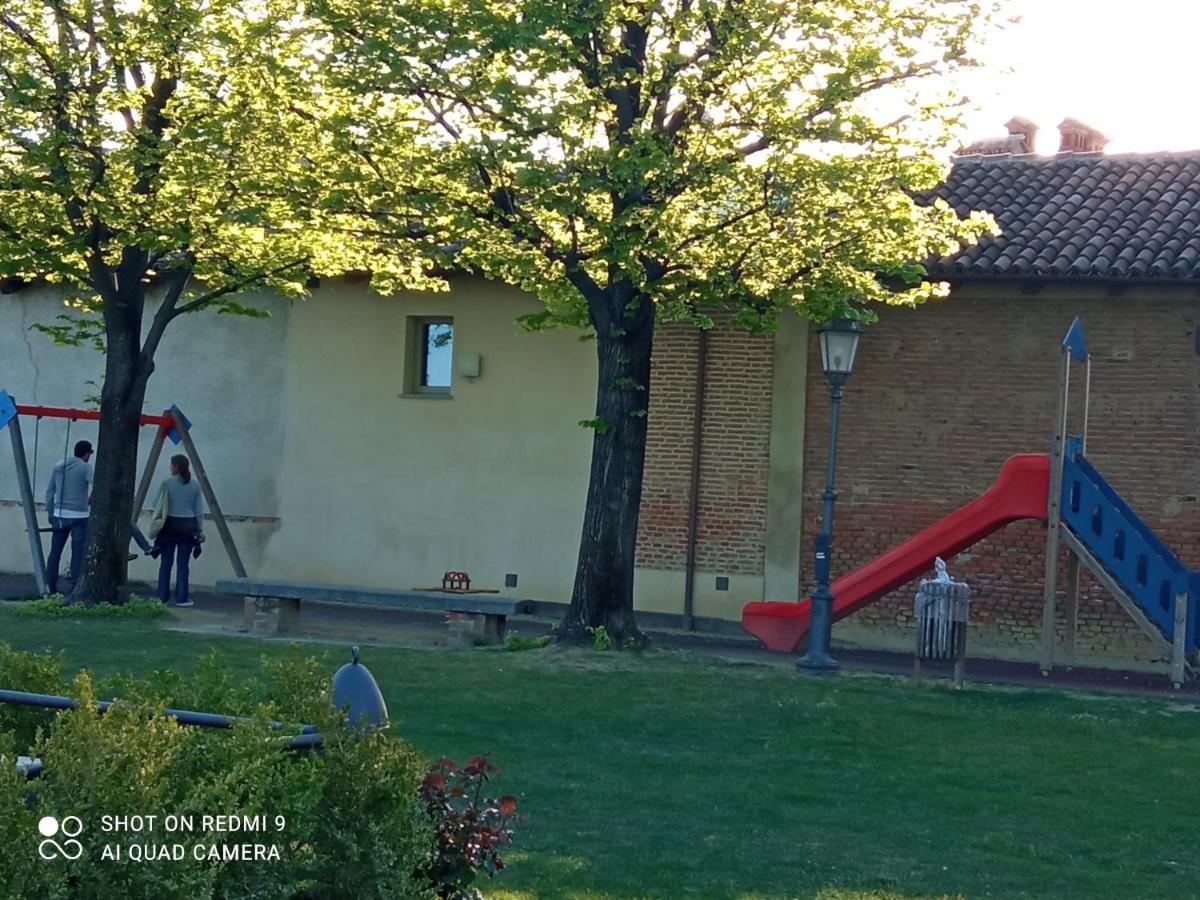 Appartamento Il Cortiletto Verduno Esterno foto